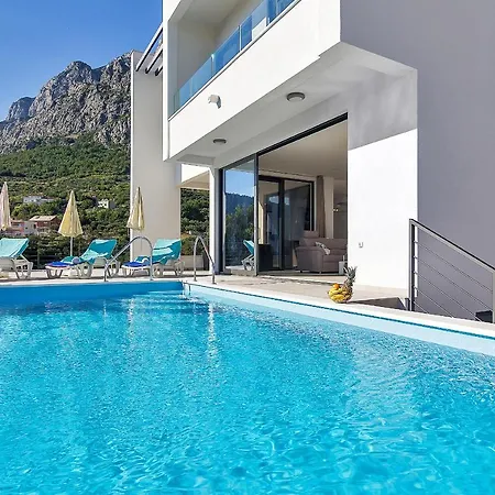 Holiday home Maslina With Heated Pool
